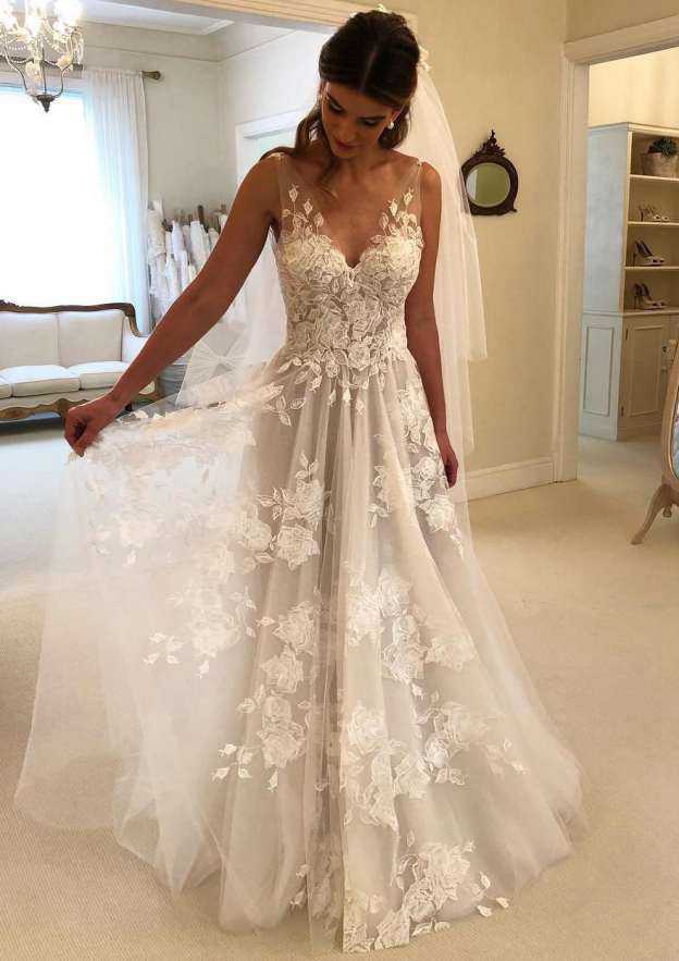 Tulle Wedding Dress A-Line/Princess V-Neck Sweep Train With Appliqued