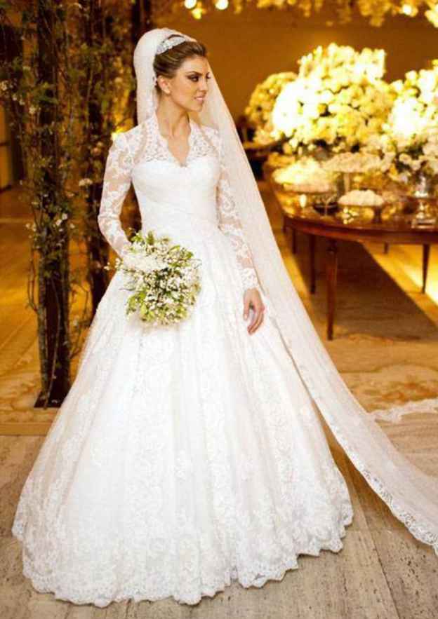 Ball Gown Scalloped Neck Full/Long Sleeve Chapel Train Lace Wedding Dress With Appliqued