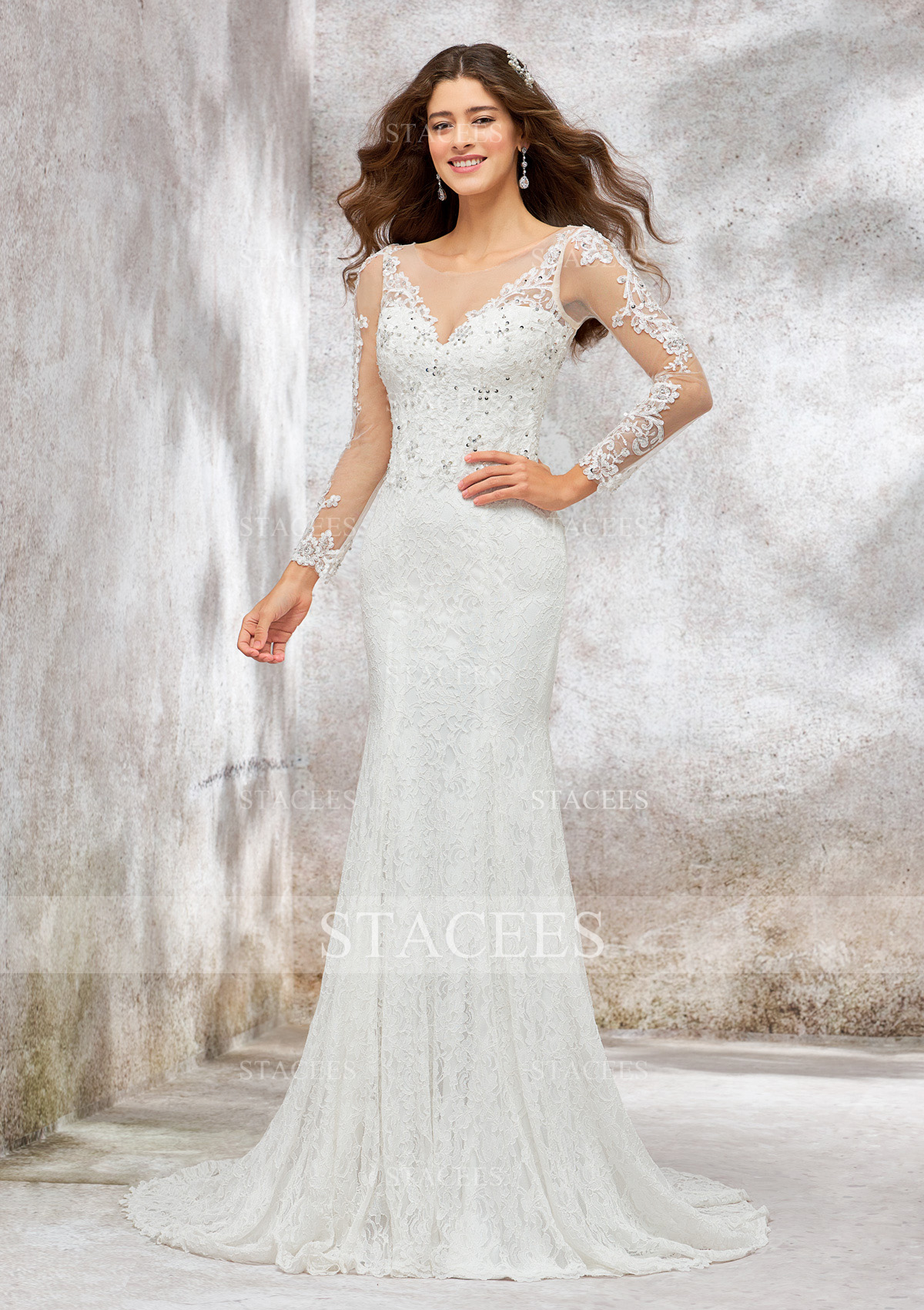 Corte trompeta/sirena escote ilusión encaje tren de la capilla vestido de novia