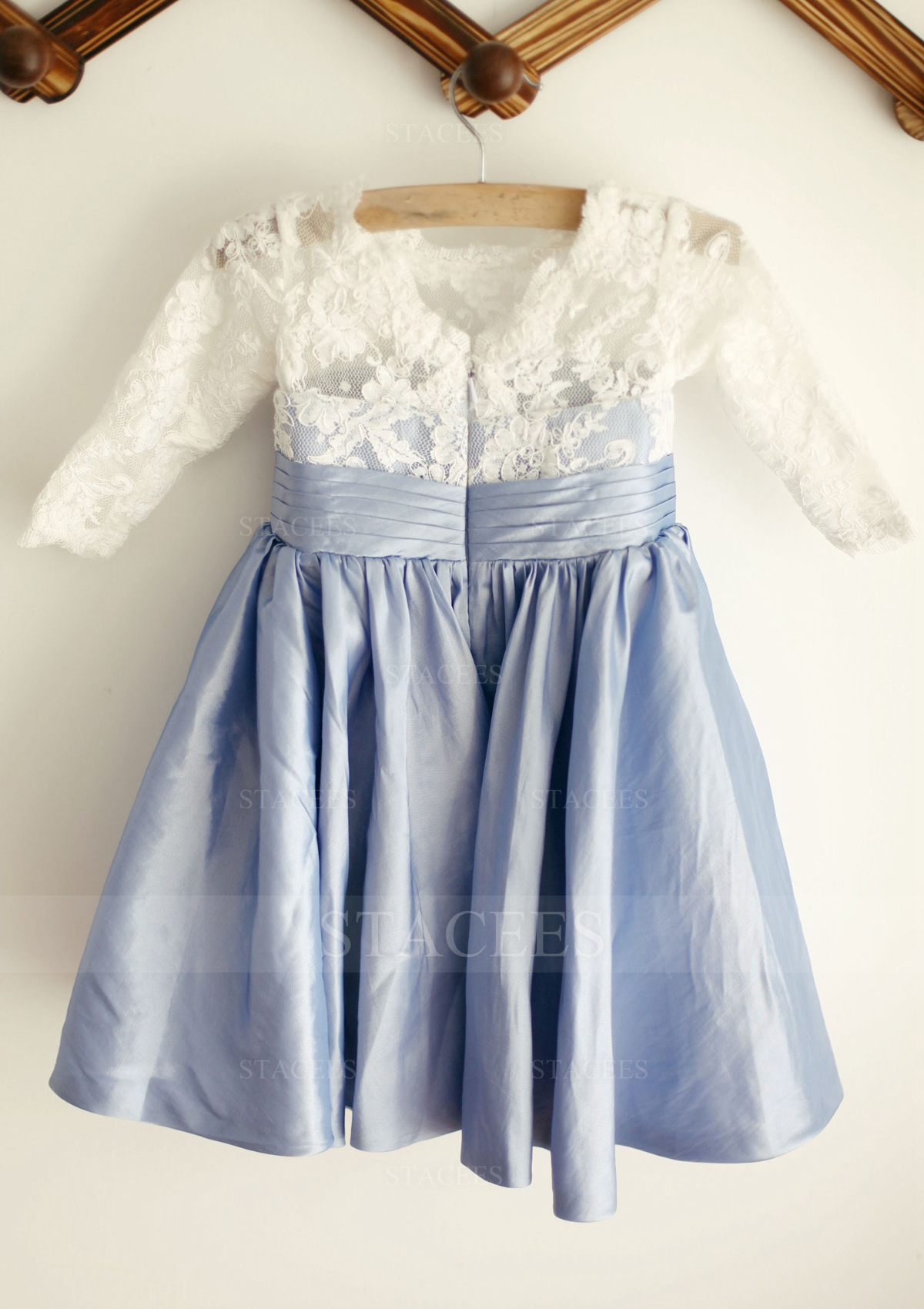 Comme Image Trapèze/princesse scoop longueur genou dentelle taffetas robes de demoiselle d'honneur fillette avec noeud papillon - STACEES