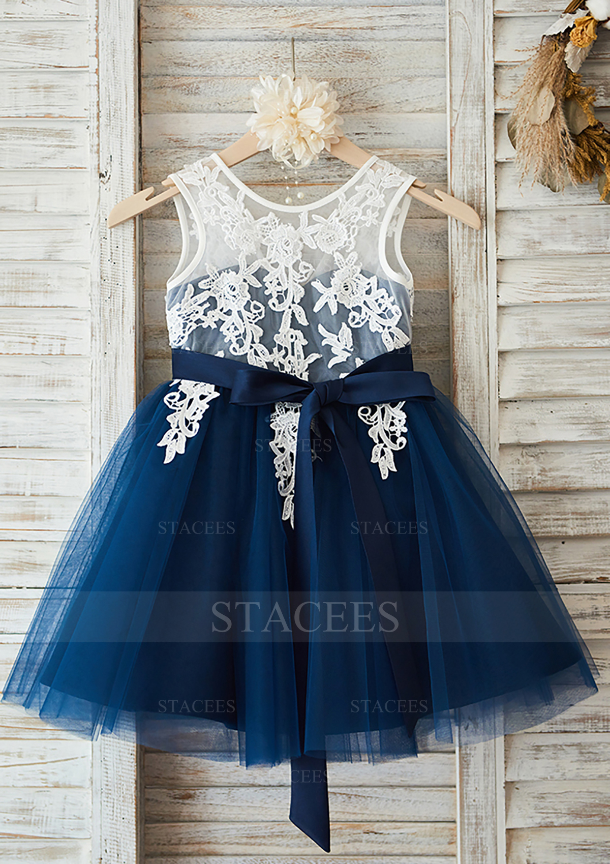 Knee-Length Scoop Neck Lace Tulle Princess Flower Girl Dress With Sashes