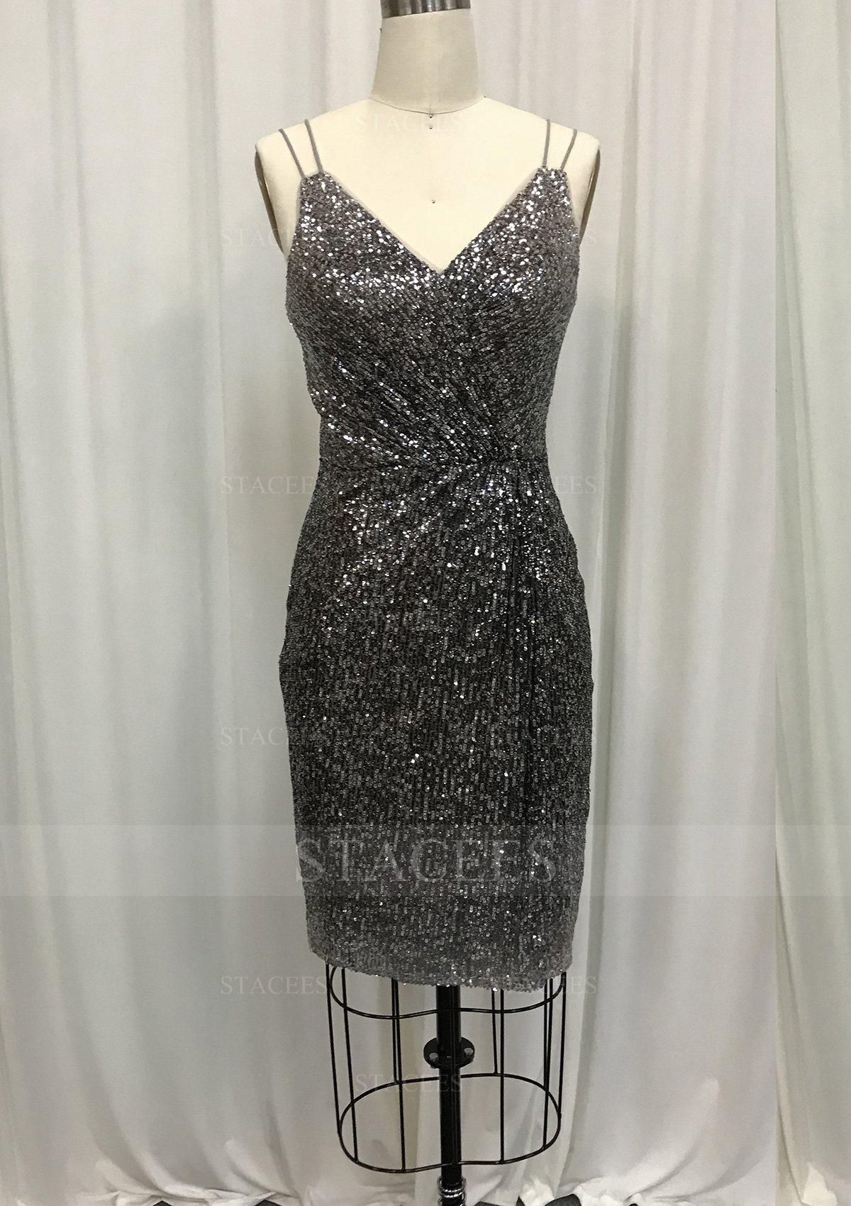 Fourreau col en v paillettes longueur genou robe de bal avec plisse