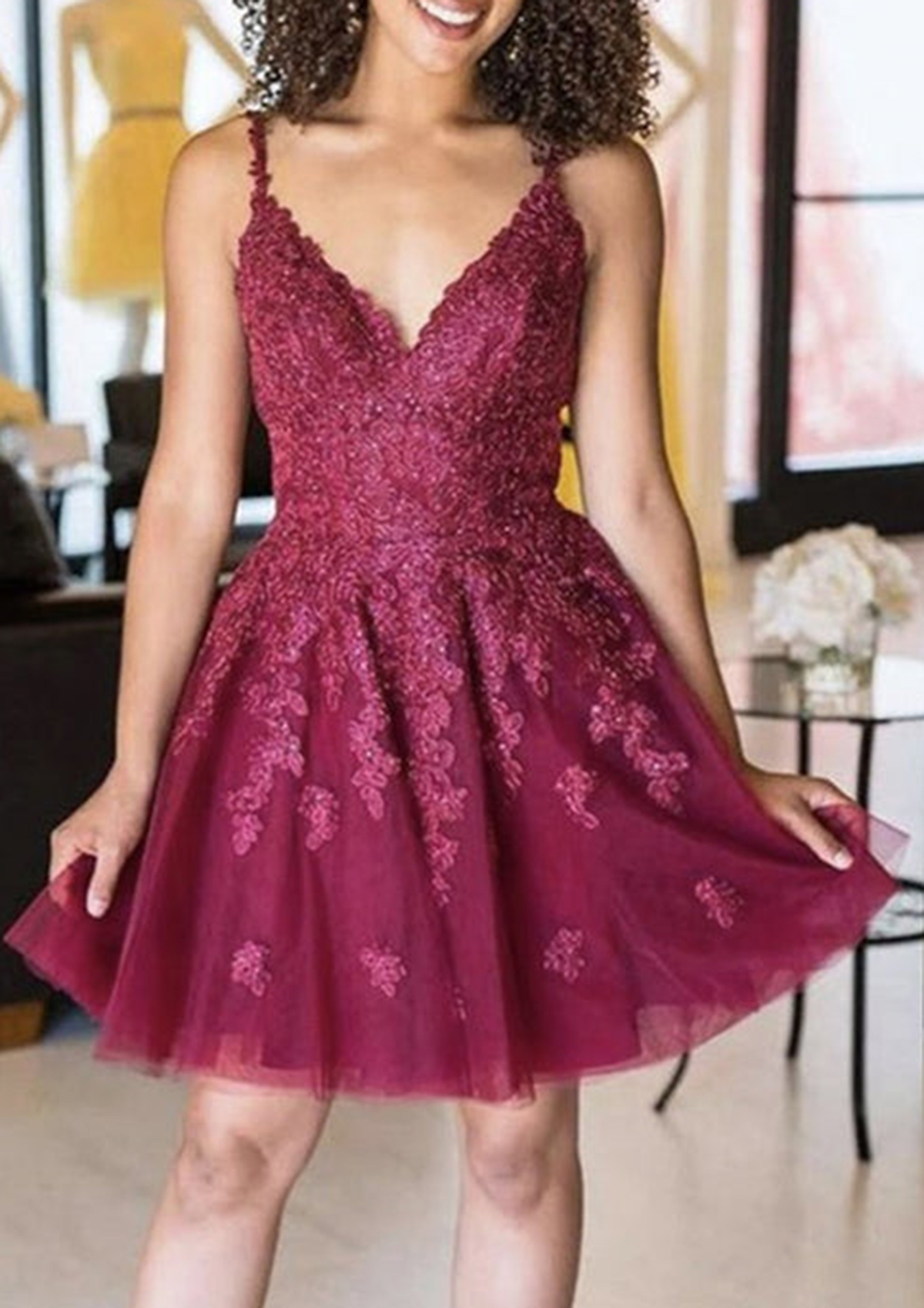 Short/Mini A-line V Neck Lace Tulle Homecoming Dress With Appliqued