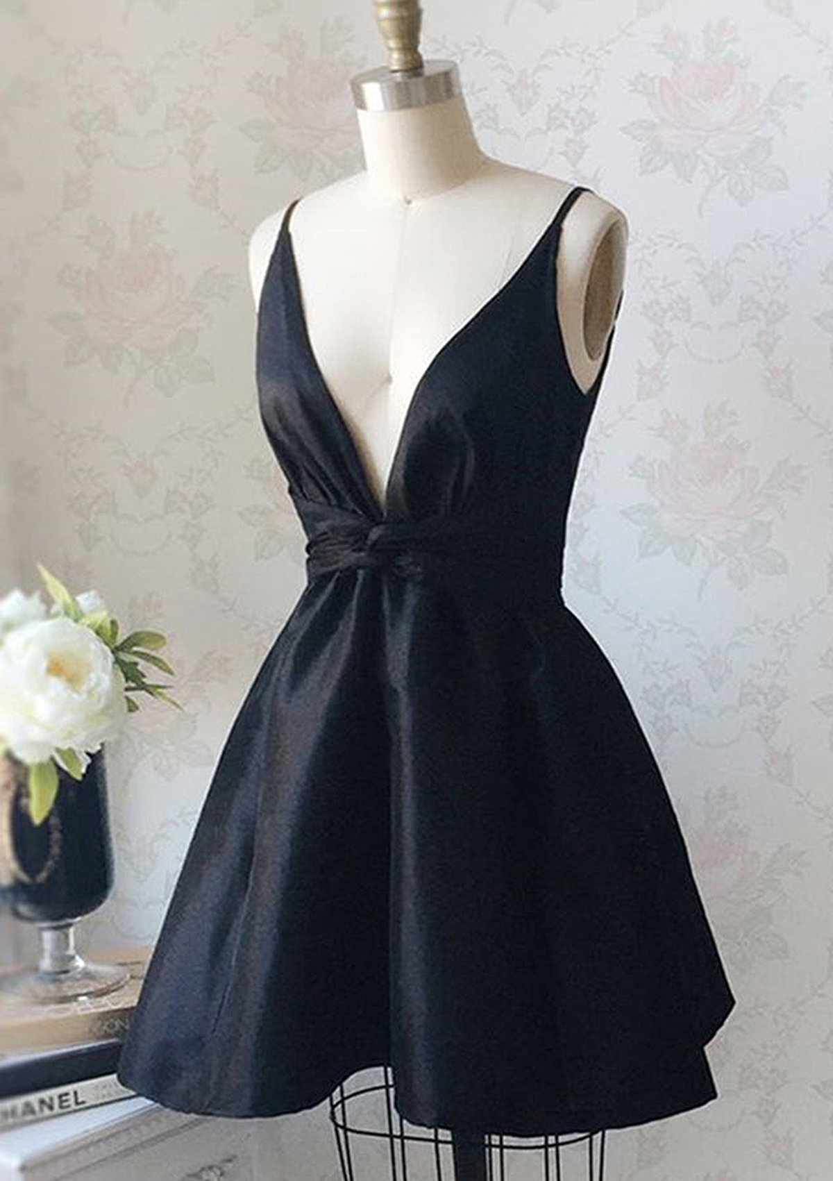 Black A-line V Neck Sleeveless Taffeta Short/Mini Homecoming Dress With Ruffles - STACEES