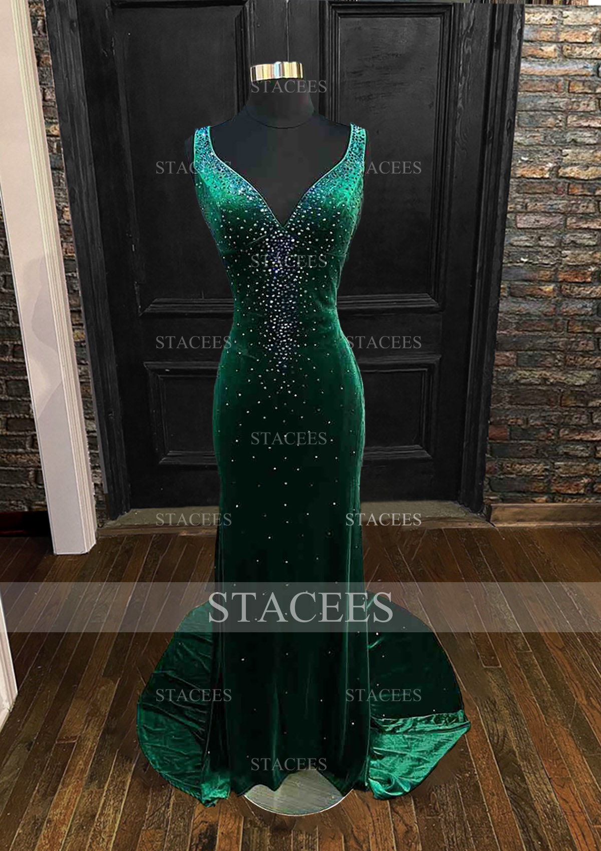 Vert Foncé Fourreau col en v velours traîne balayage robe de bal avec perle plissé - STACEES