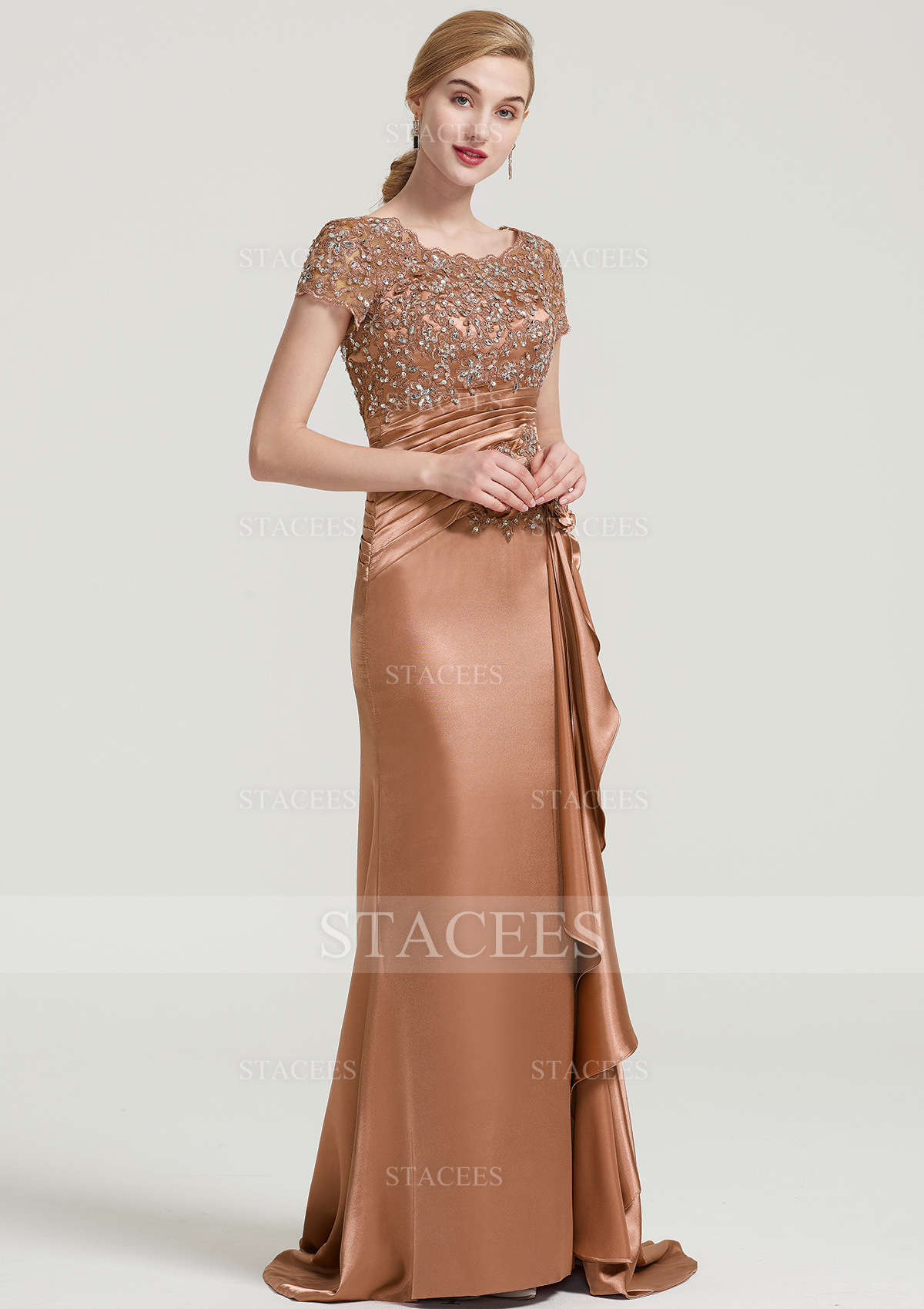 Comme Image Fourreau scoop charmeuse traîne balayage robe de mère de la mariée avec perle plissé volants - STACEES