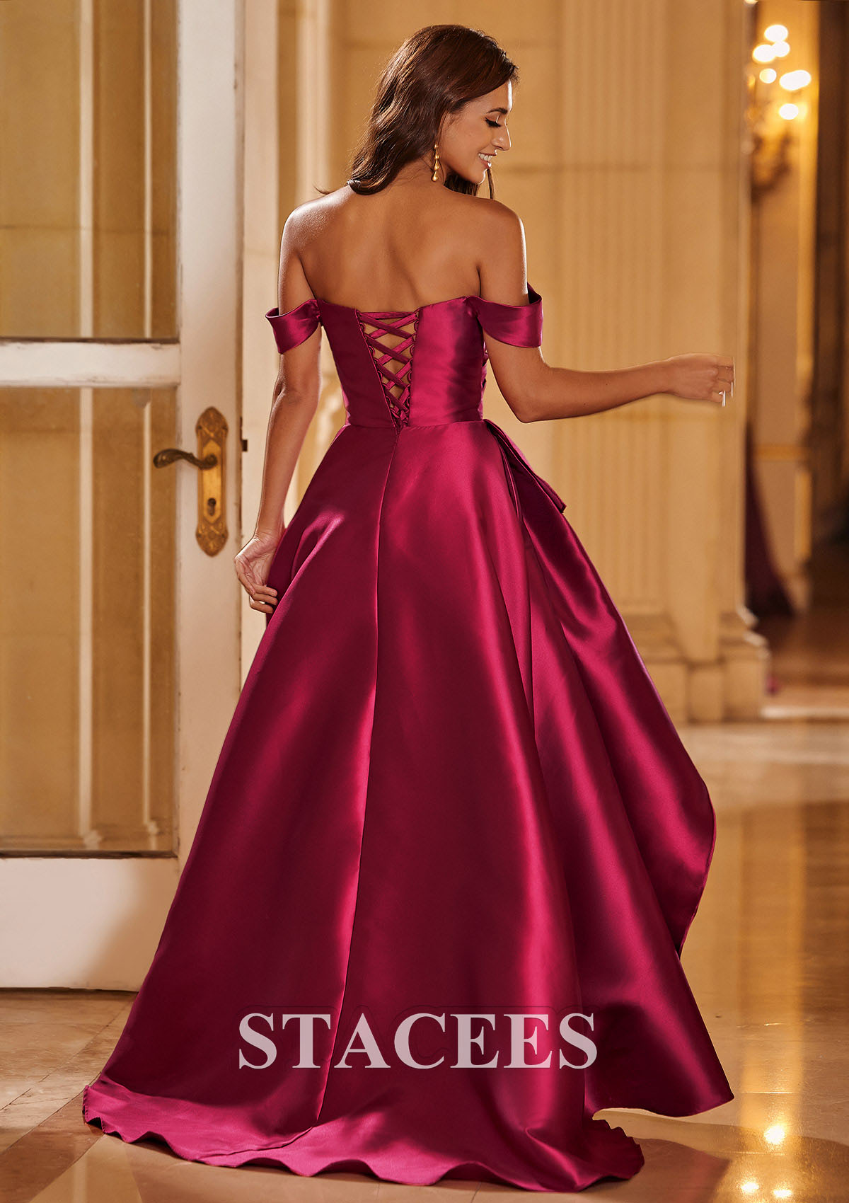 Bordeaux Trapèze épaule dénudée satin traîne balayage robe de bal 