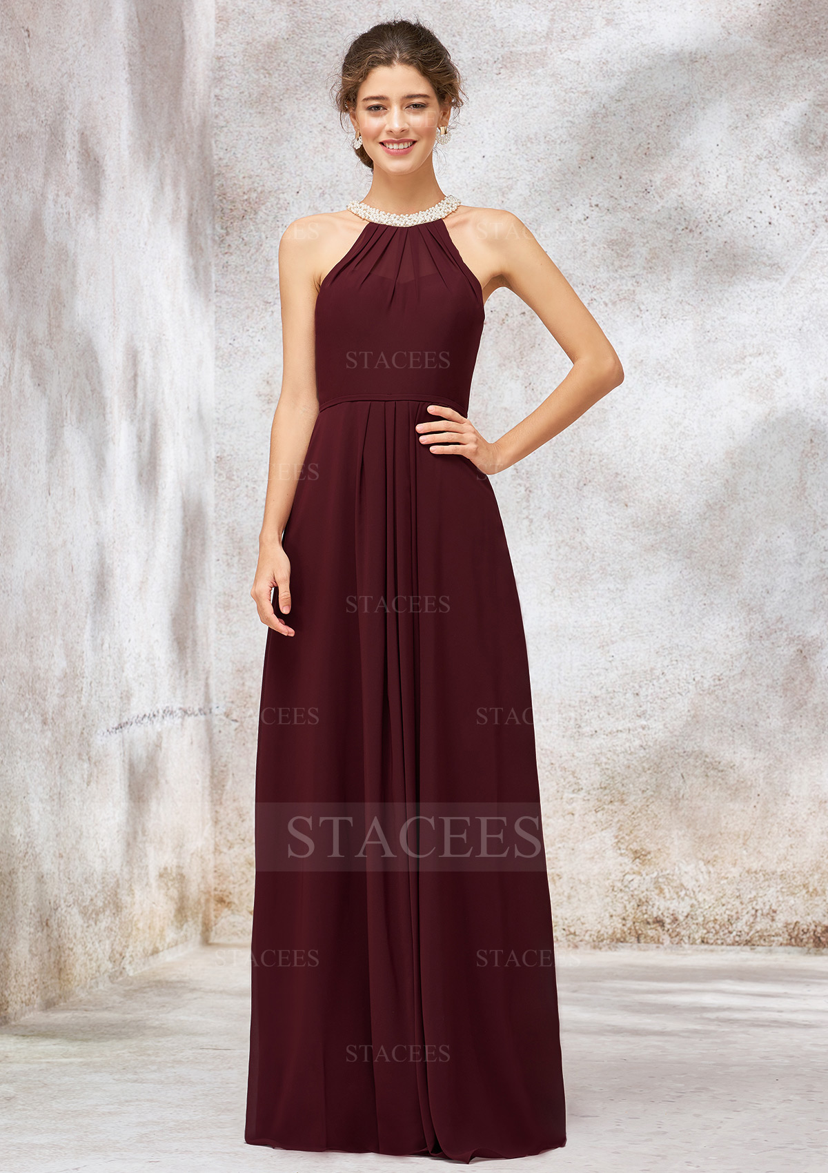 Élégant robe trapèze scoop mousseline longueur ras du sol robe de demoiselle d'honneur avec perle plissé