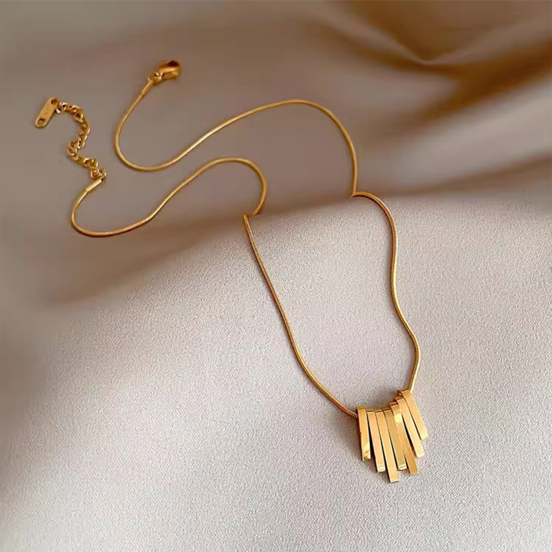 Collar elegante de aleación para mujer