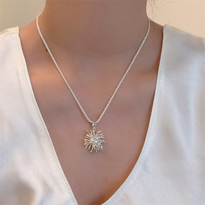 Collar de aleación exquisito y de moda para mujer