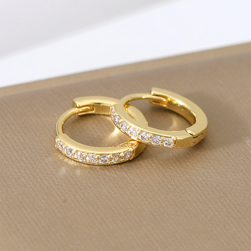 Pendientes exquisitos de cobre con circonio cúbico para chica