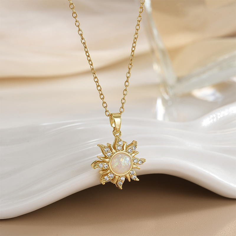 Collar clásico de acero al titanio con zirconio cúbico para mujer