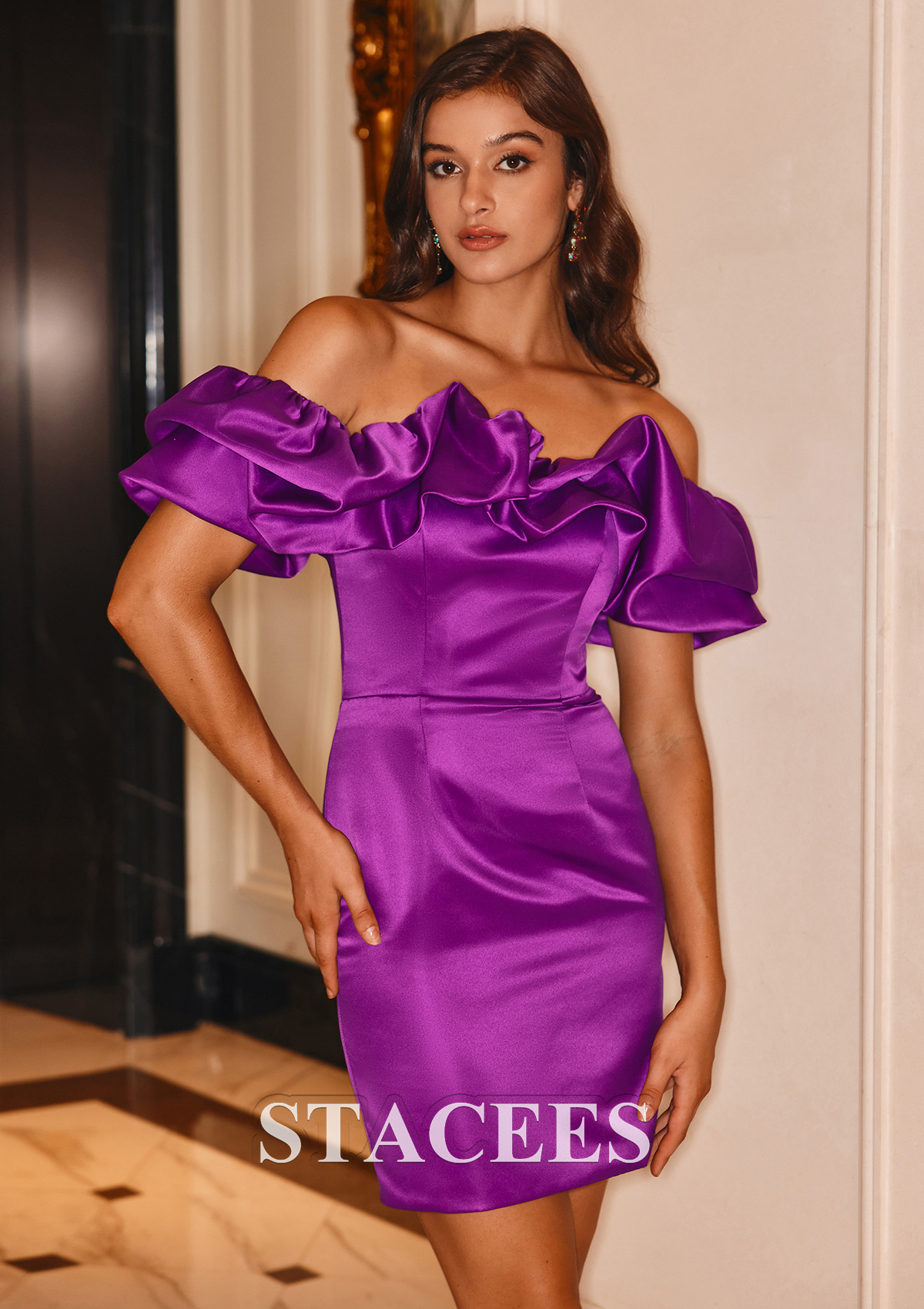 Orchidée Fourreau épaule dénudée satin courte/mini robe de fête de la rentrée - STACEES