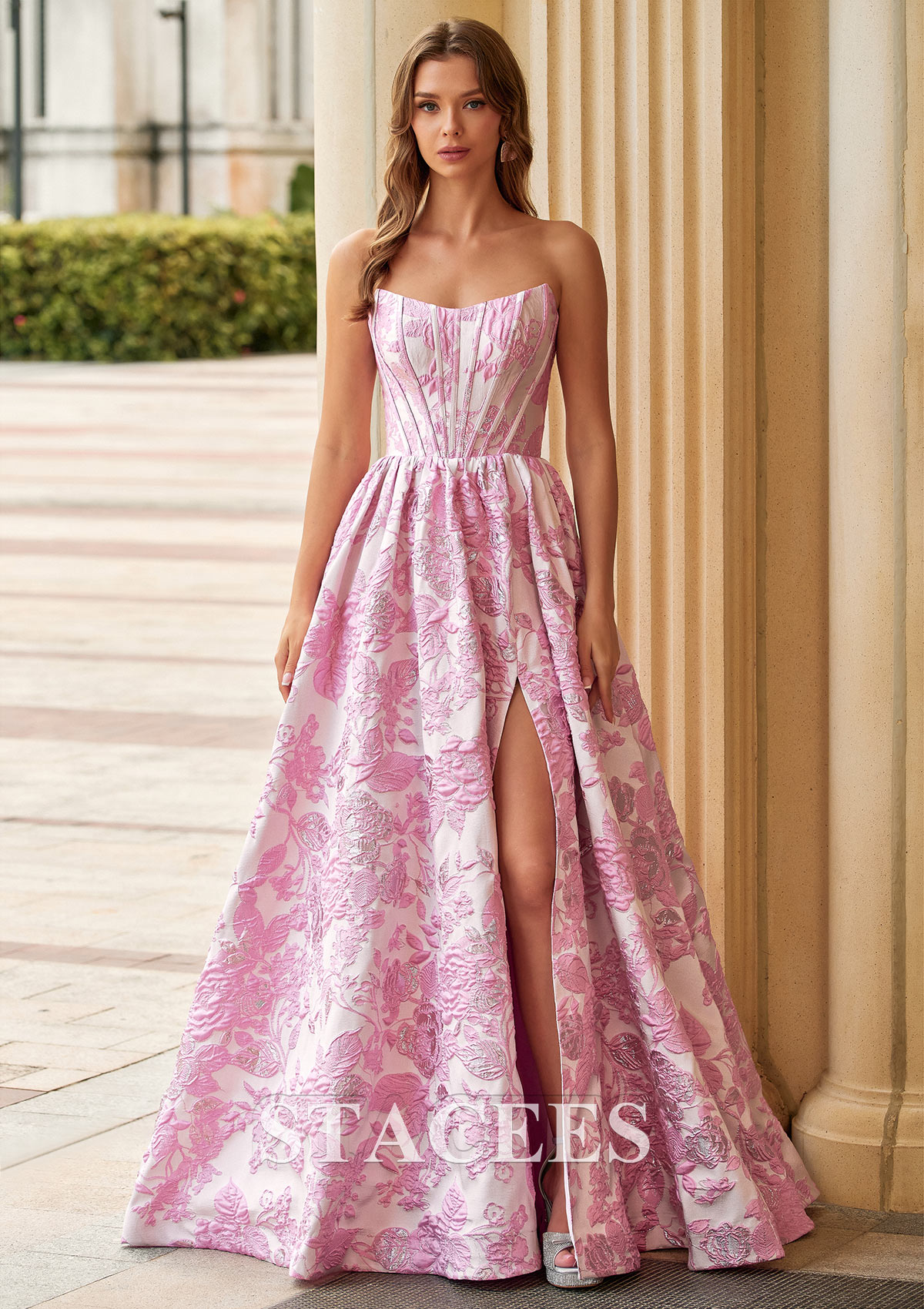 Floral rose bonbon Trapèze scoop brocart traîne balayage robe de bal avec fendue imprimé floral - STACEES