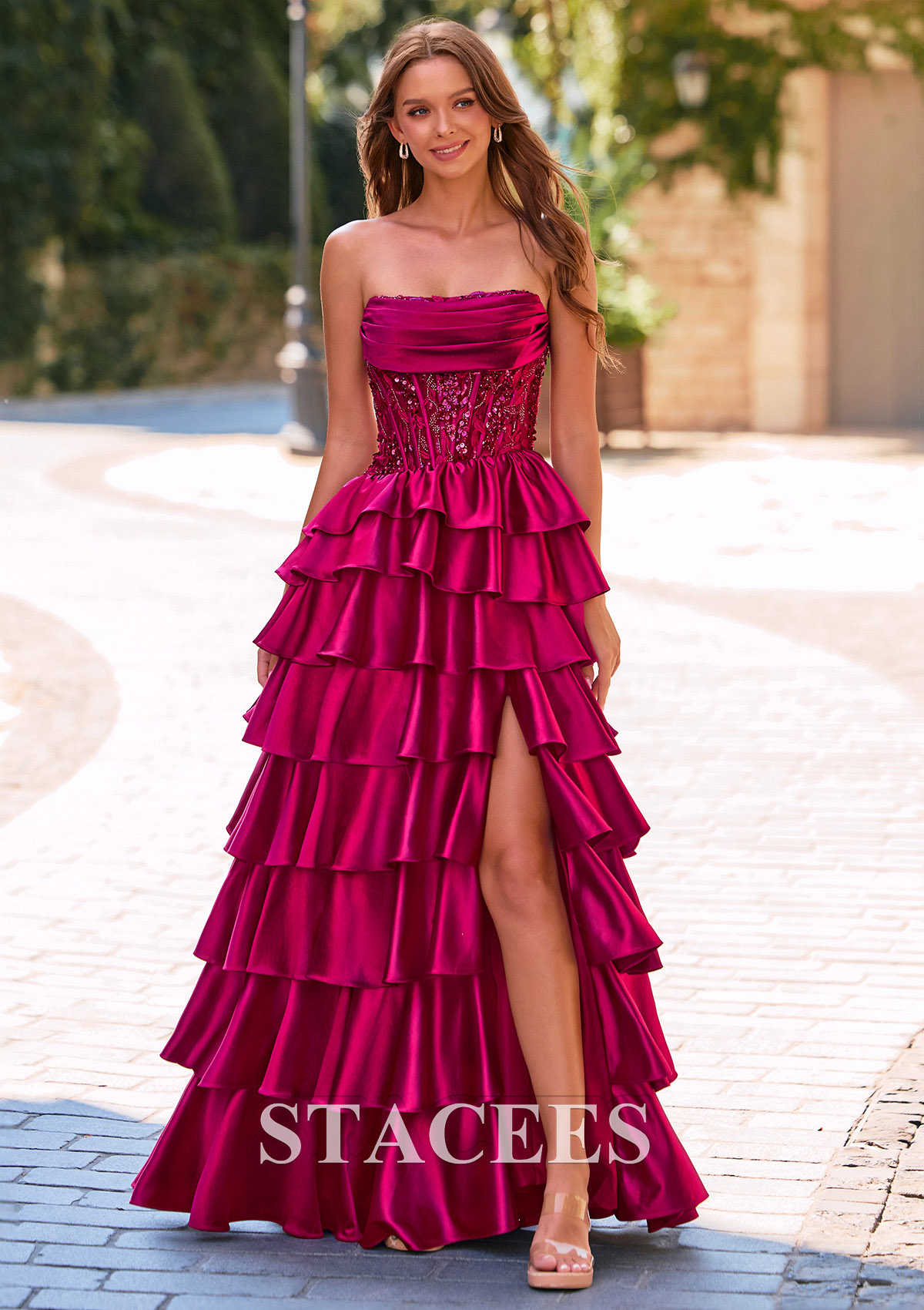 Bordeaux Trapèze scoop soie comme du satin longueur ras du sol robe de bal avec perles volants - STACEES