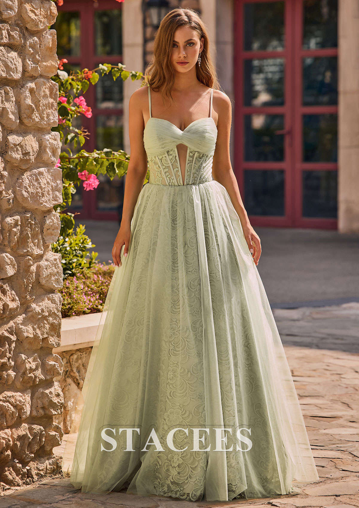 Sauge Trapèze col en v tulle traîne balayage robe de bal  - STACEES