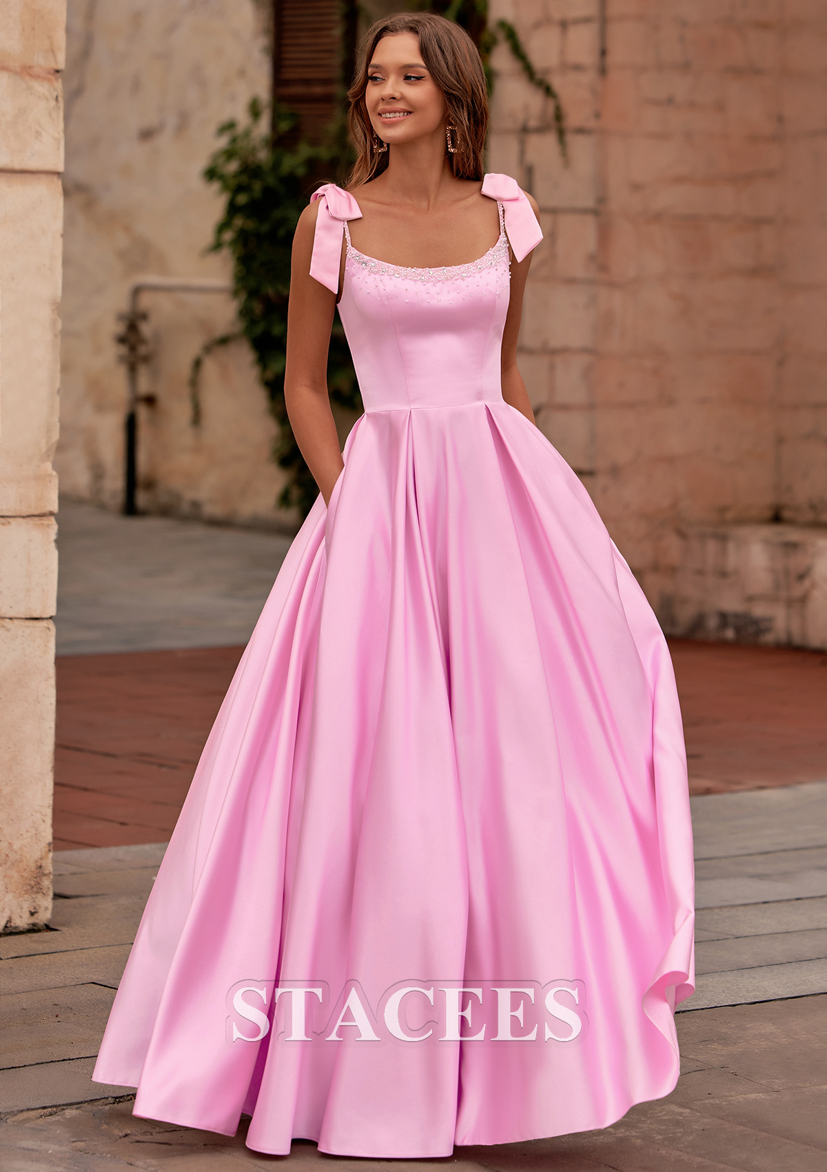 Rose Bonbon Trapèze scoop satin longueur ras du sol robe de bal avec poches noeuds papillons - STACEES