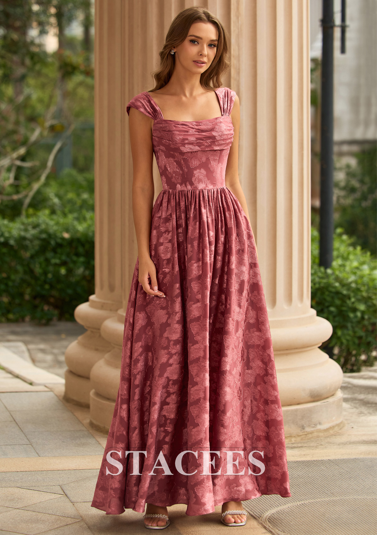 Rose Poudré Trapèze carrée jacquard longueur ras du sol robe de bal avec plissé - STACEES