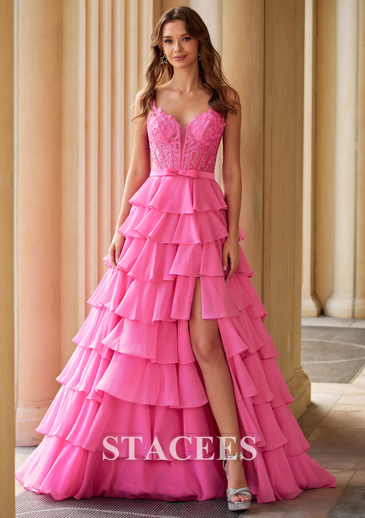Rose Vif Trapèze col en v mousseline longueur ras du sol robe de bal avec appliqué perles volants - STACEES